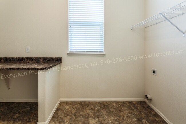 Building Photo - 318 Cherryridge Dr