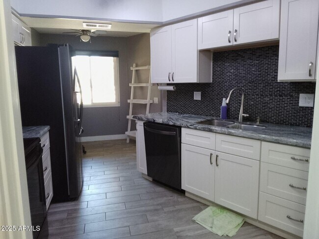 Building Photo - 19430 N Camino Del Sol