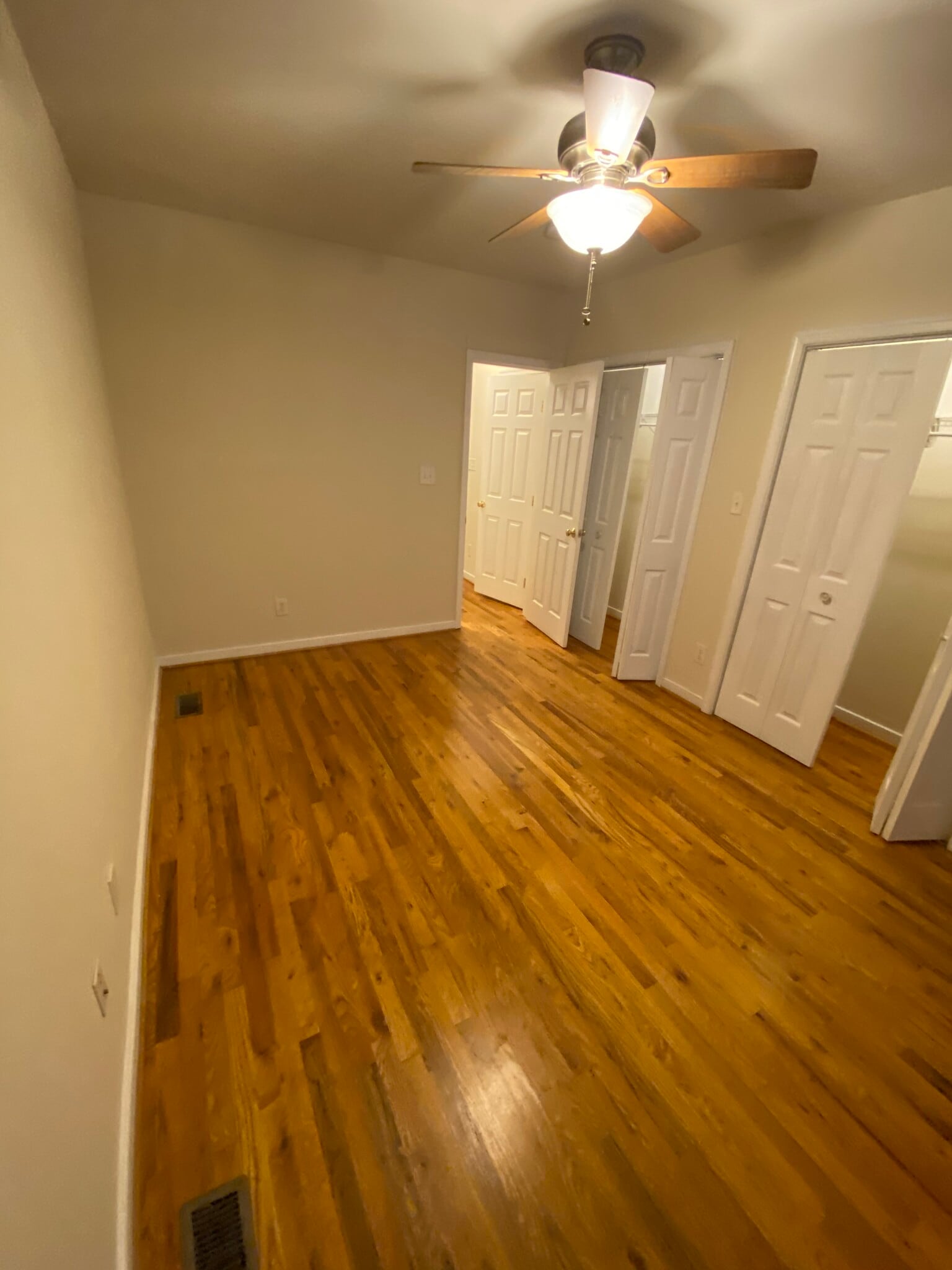 Building Photo - 3019 Ellwood Ave