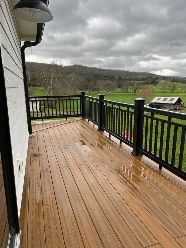 Building Photo - Home on Beautiful Farm and Vineyard Minutes From Town Of Blacksburg