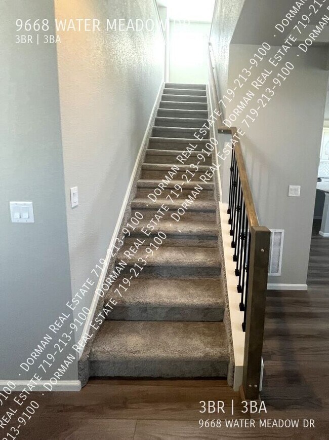 Building Photo - 9668 Water Meadow Dr