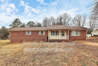 Building Photo - 110 Maudie Ln