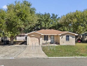 Building Photo - 1105 Colt