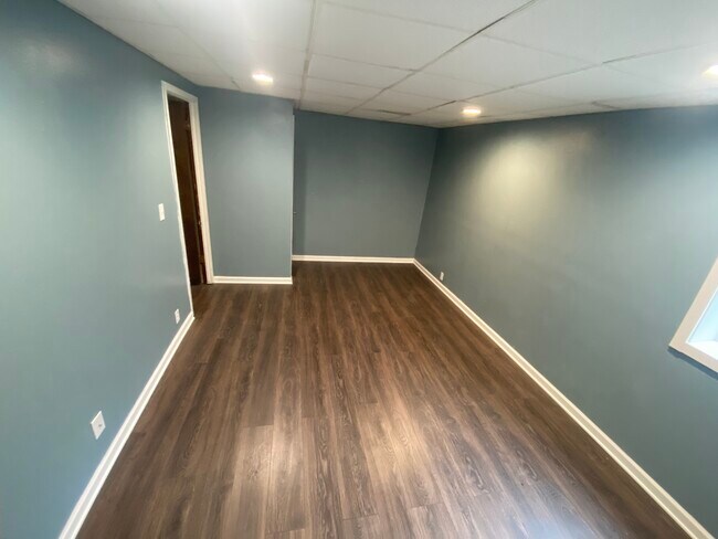 Building Photo - 1544 E Park Ave