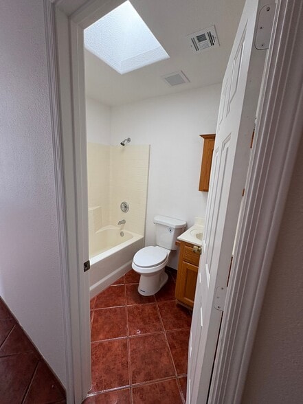 Building Photo - 574 Bernal Dr
