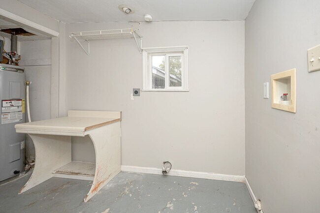 Building Photo - 1006 13th St