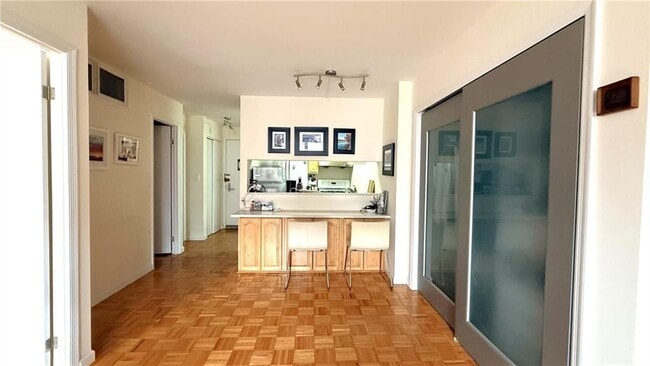 Building Photo - 376 Broadway