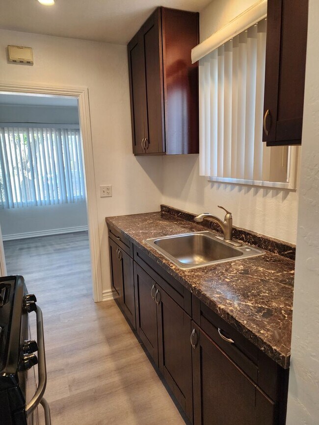 Building Photo - 4475