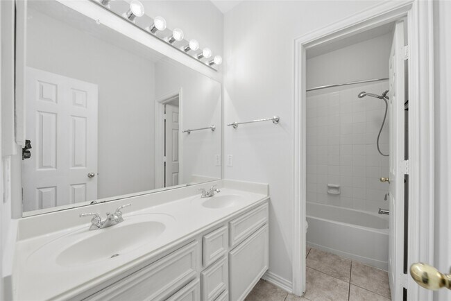 Building Photo - 5531 Cranston Ct