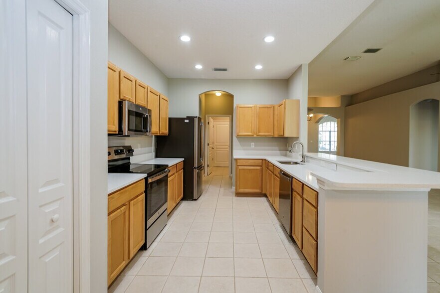 Building Photo - 8519 Parrots Landing Dr