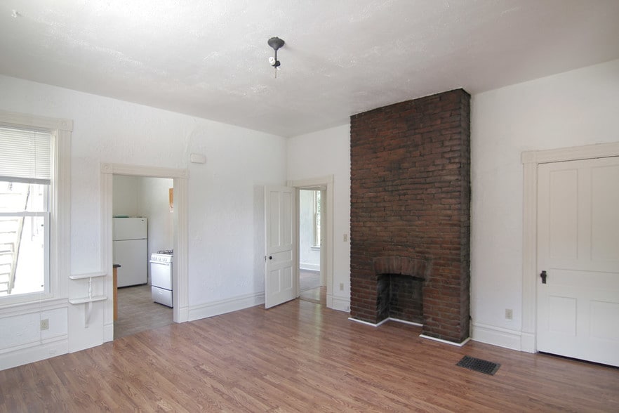 Building Photo - 201 Franklin Ave