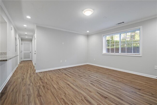 Building Photo - 305 Winding River Dr