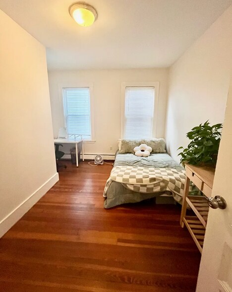 Building Photo - 12 Bucknam St