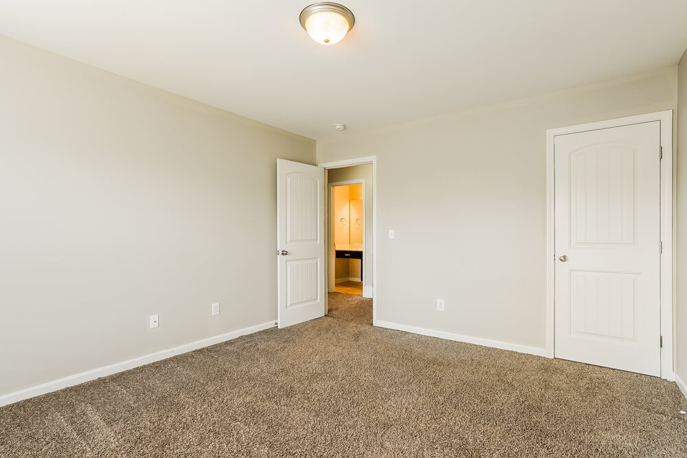 Building Photo - 636 Smith Ridge Way