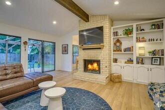 Building Photo - 4908 Dry Oak Trail