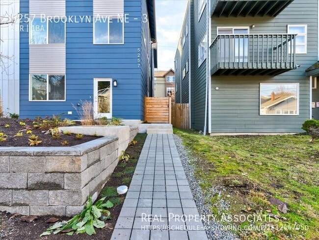 Building Photo - 5257 Brooklyn Ave NE