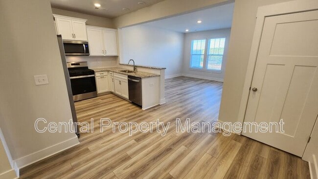 Building Photo - 143 Dalmatian Dr