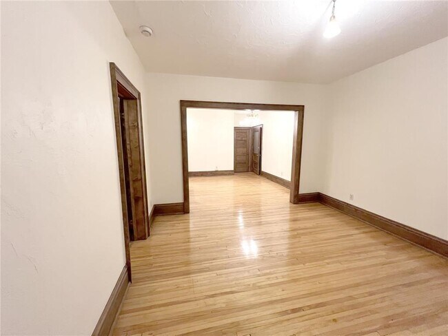 Building Photo - 1204 Harmon Pl