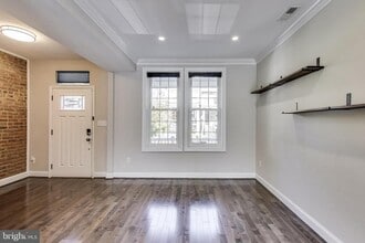 Building Photo - 317 Todd Pl NE