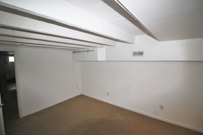 Building Photo - Gorgeous 2bd/1.5 ba Canton townhome. OSP, CAC, W/D and more! Available 3/13