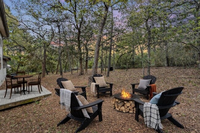 Building Photo - 104 Upolu Ct