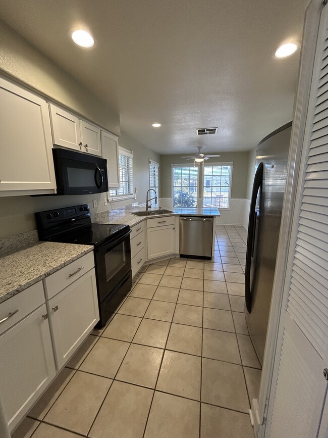 Building Photo - 2652 N Sericin Cir