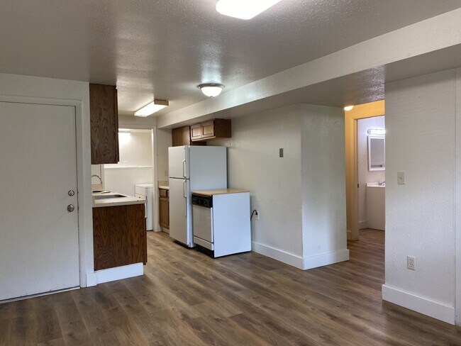 Building Photo - 2 Bed 1 Bath Duplex in Country Setting - NW Ft. Collins