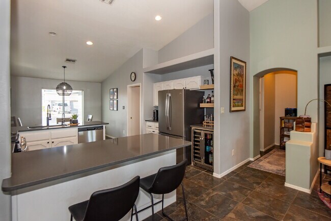 Building Photo - Spacious 3-Bedroom Oasis with Pool in Yuma...