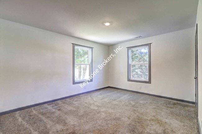 Building Photo - 1018 Hampton Locust Grove Rd