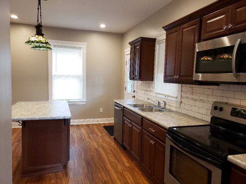 Building Photo - 3192 W 14th St