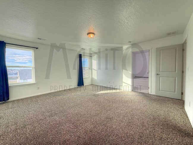 Building Photo - Spacious Airway Heights Home