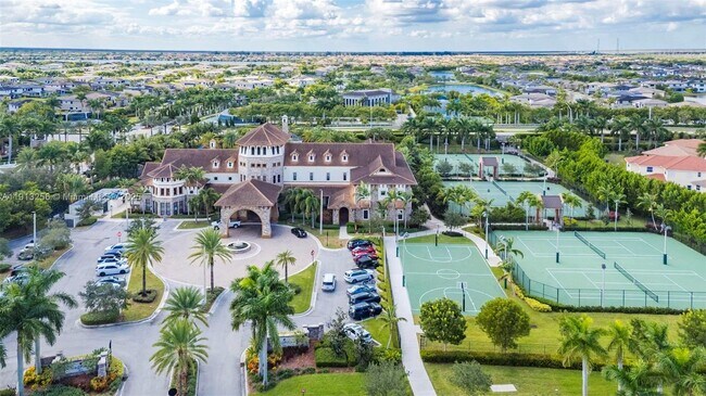 Building Photo - 9583 Town Parc Cir N