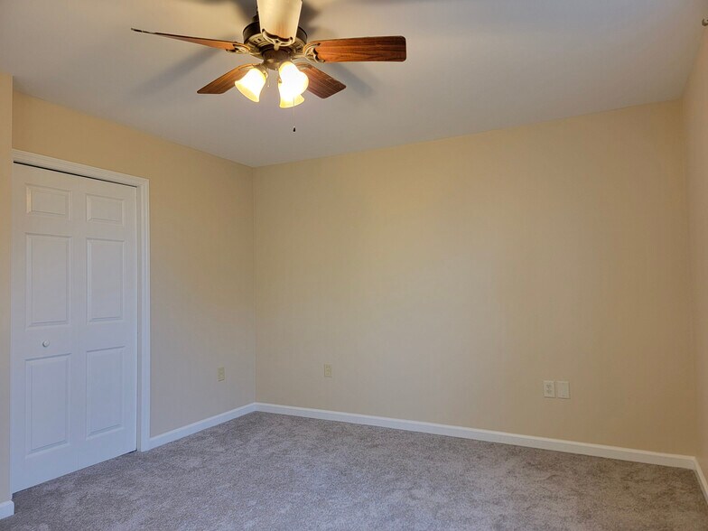 Building Photo - 336 Cardinal Ln