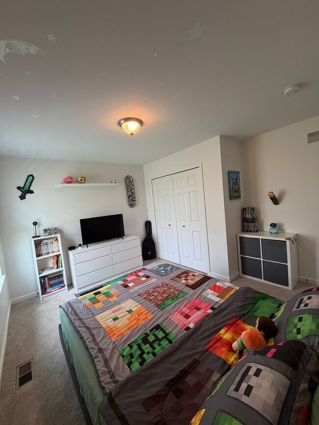 Building Photo - Beautiful and serene water view home in a secluded neighborhood!  2nd floor laundry!
