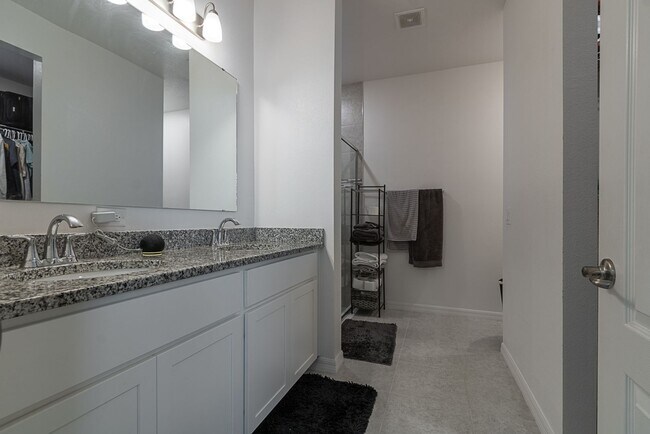 Building Photo - 15451 NW 121st Pl