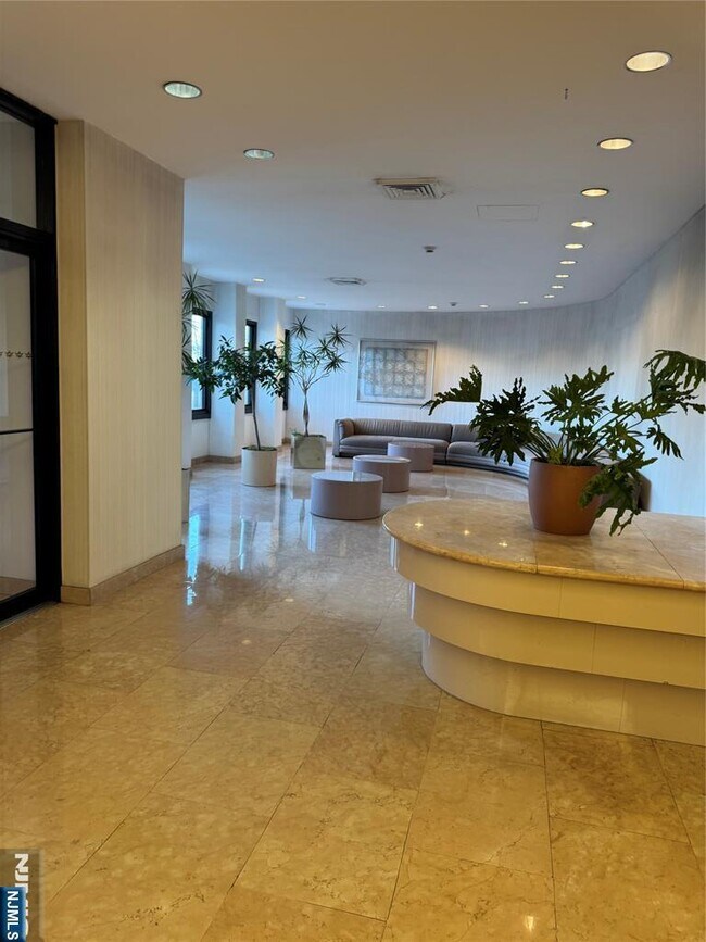 Building Photo - 200 Winston Dr