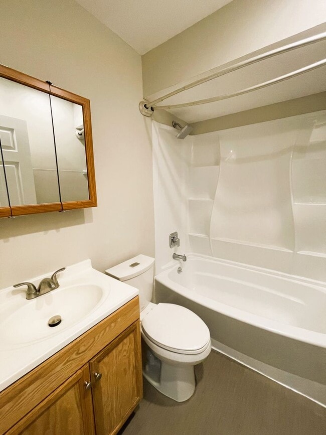 Building Photo - SINGLE FAMILY LOCATED IN MANCHESTER, off 1...
