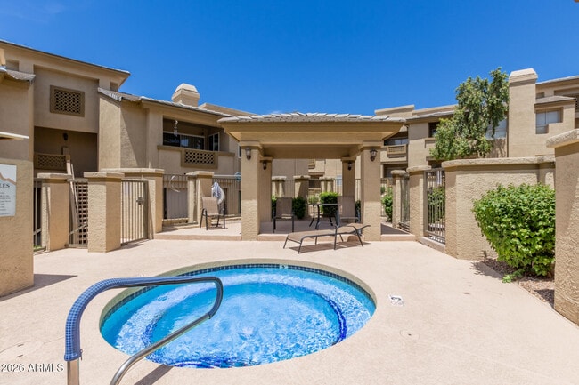 Building Photo - 1880 E Morten Ave