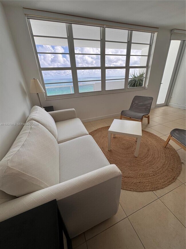 Building Photo - 100 Lincoln Rd