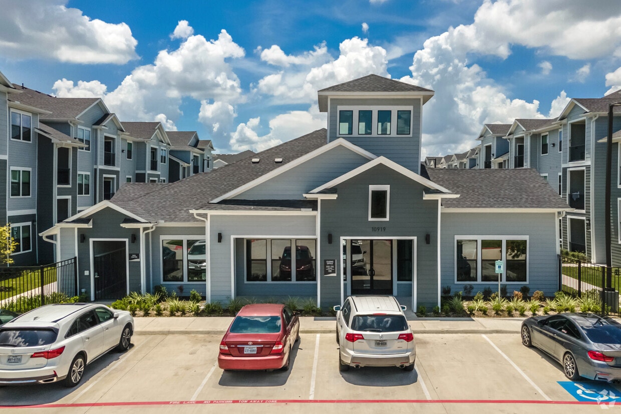 Aria At Stancliff Houston Tx Apartment Finder