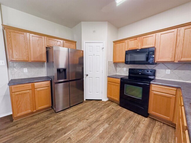 Building Photo - 320 Peanut Dr