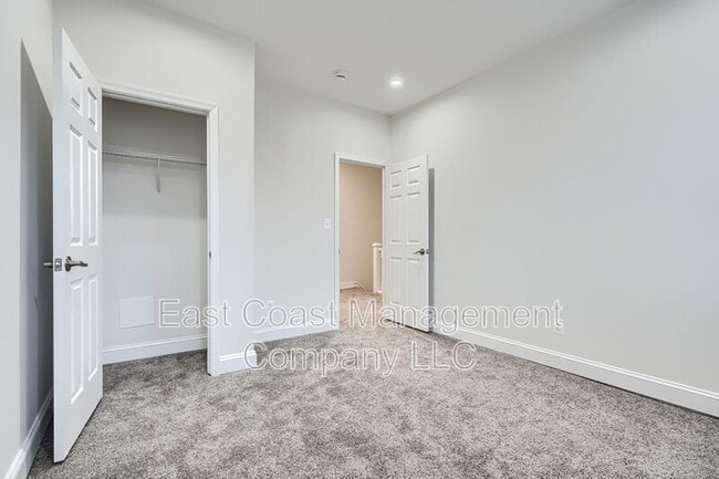 Building Photo - 518 Normandy Ave