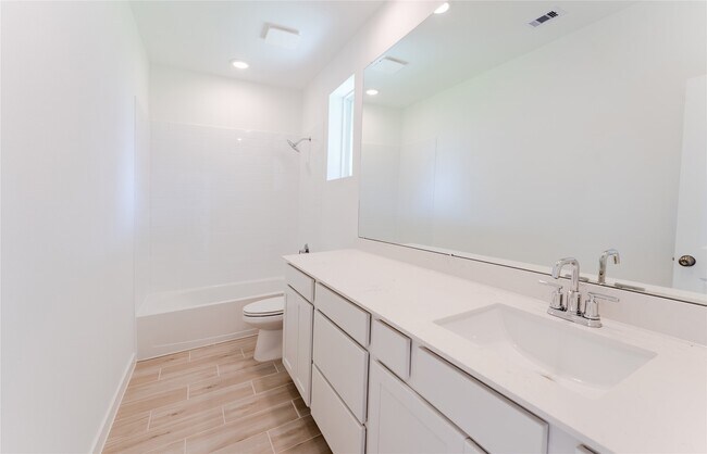 Building Photo - 6671 Iron Clover Dr