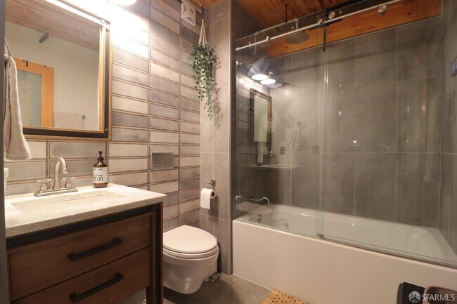 Building Photo - 6105 San Pablo Ave