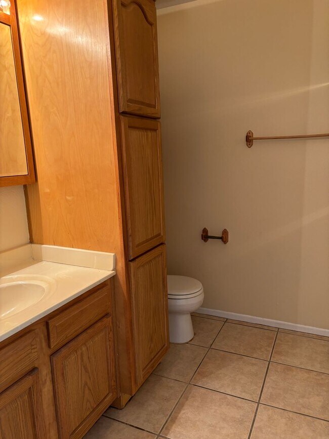 Building Photo - 55+ Single level home - Community Pool