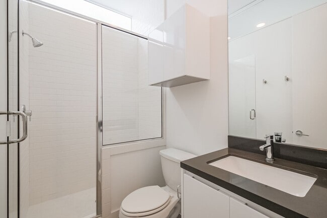 Building Photo - Welcome to this absolutely STUNNING Townhome!!