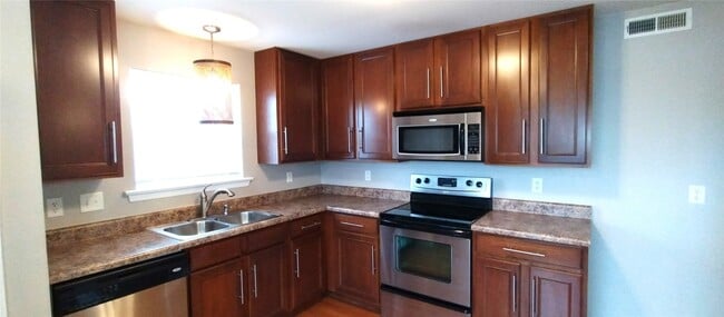 Building Photo - 6124 Welsh Dr