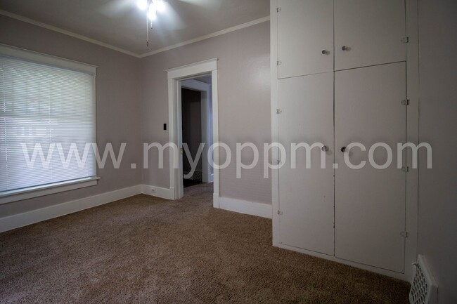 Building Photo - PRINZ 1020 N 32 St