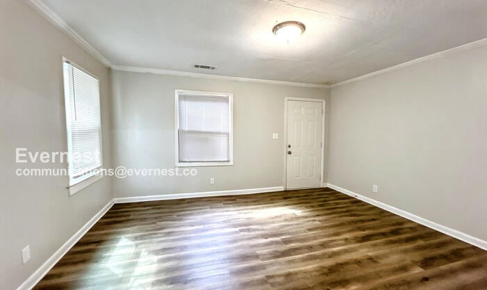 Building Photo - 2168 Rexford Dr