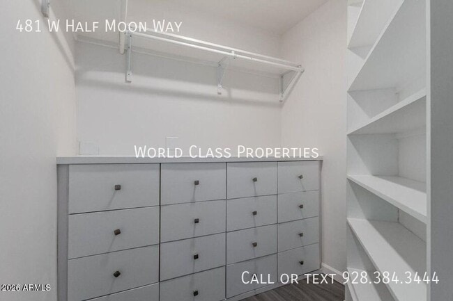 Building Photo - 481 W Half Moon Way